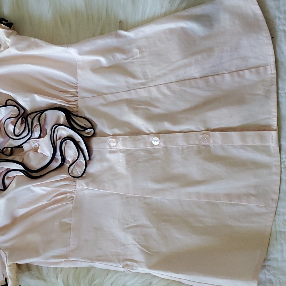 iz byer ruffly blouse - Picture 9 of 10
